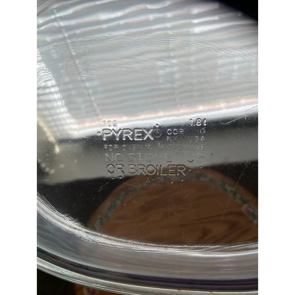 Pyrex vintage 702